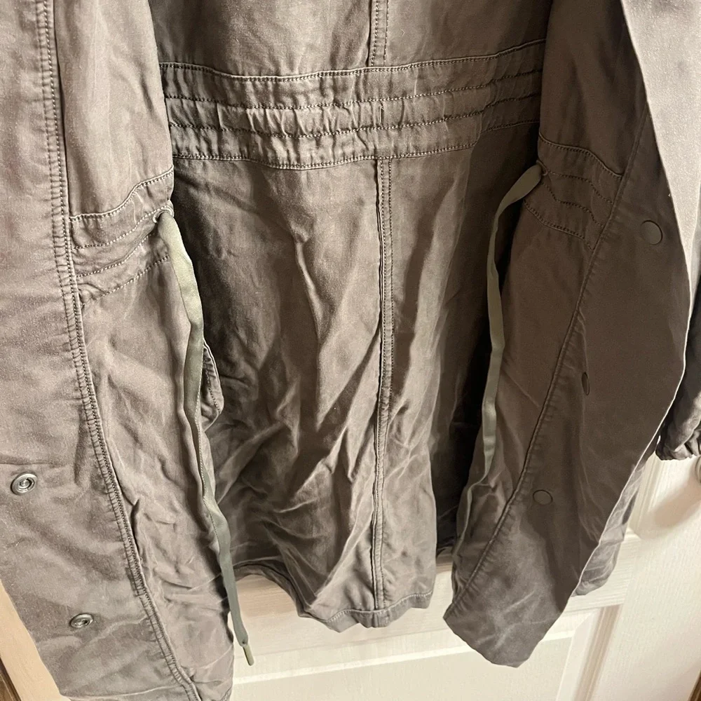 Lululemon City Stroll Jacket - Size 4 - Grey Sage - Picture 9 of 12